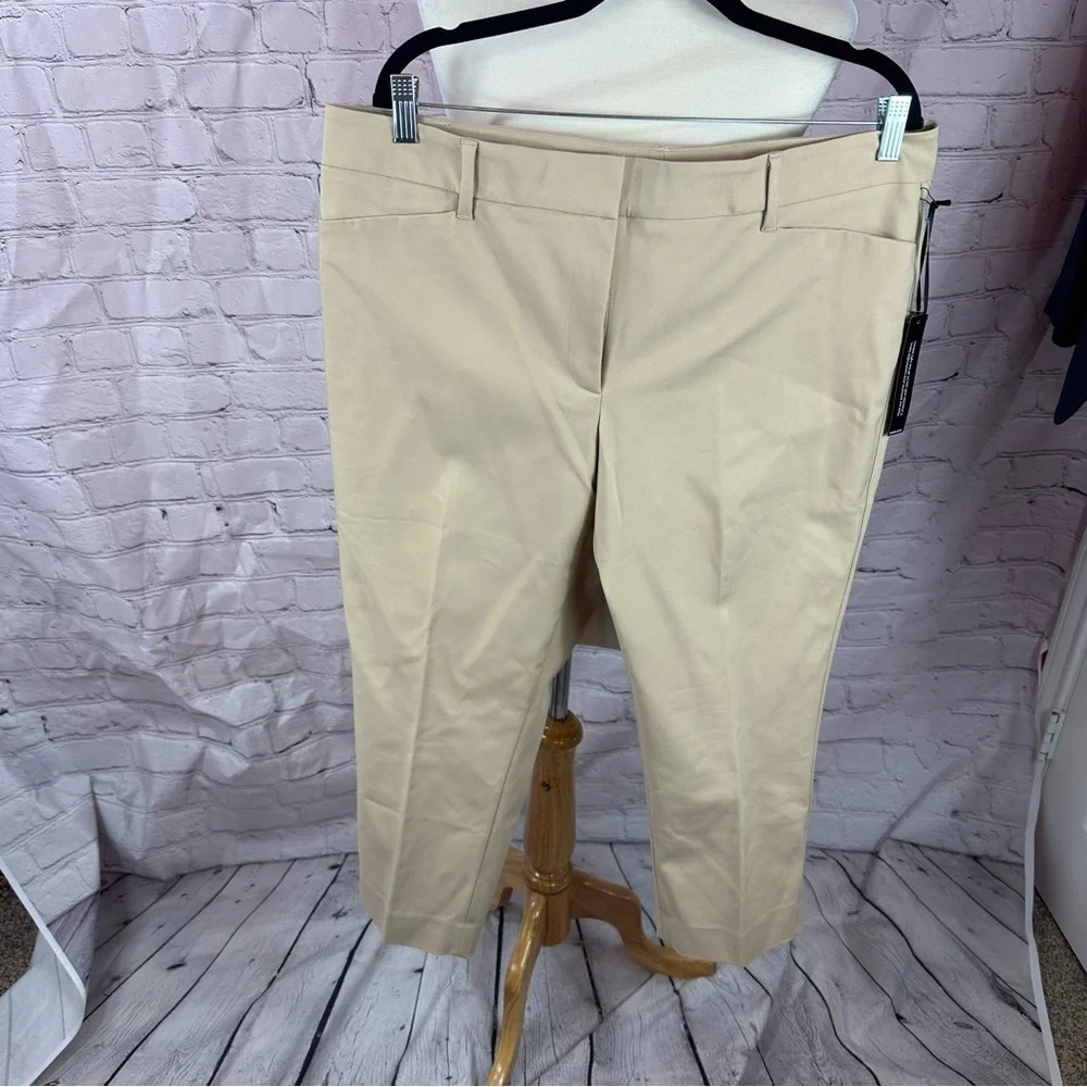 White house black market beige perfect form straight crop pant size 16